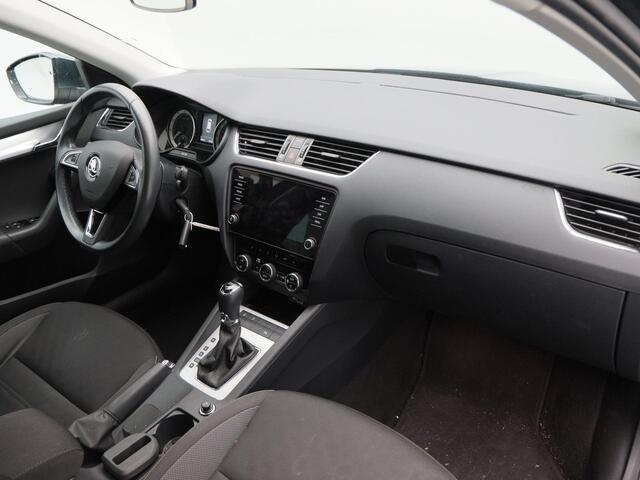 Skoda OCTAVIA Combi 1.5 TSi 150 Pk Automaat Style Business | Stoelverwarming | Trekhaak | Parkeersensoren | Climatronic | Cruise Control | Navigatie | 17 Inch