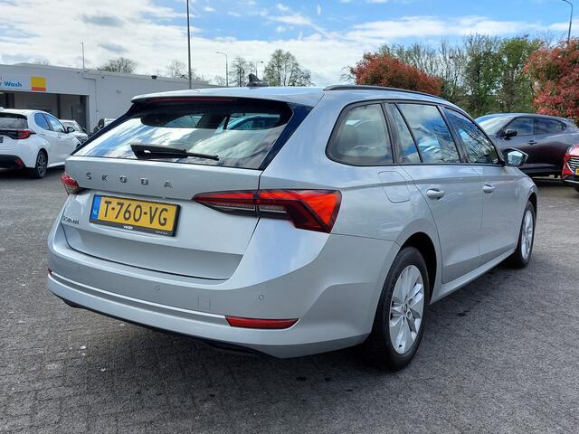 Skoda OCTAVIA Combi 1.0 TSI 110pk Ambition | Origineel NL | Navi | Apple Carplay+Android Auto | Clima | Cruise | Led Koplampen | Rijstrook+Licht+Regensensor | Pdc | 16''lm | Trekhaak