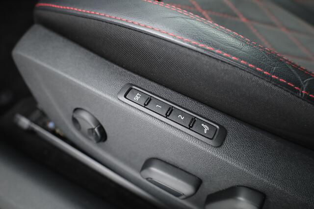 Skoda OCTAVIA 1.4 TSI RS iV PHEV Business | S/K-Dak | HUD | Massage+Memory | Camera+PDC | Canton | Stoel- Stuurverw. | Nav+Carplay | Dodehoek | Bucket-Seats | Sfeerverl. V