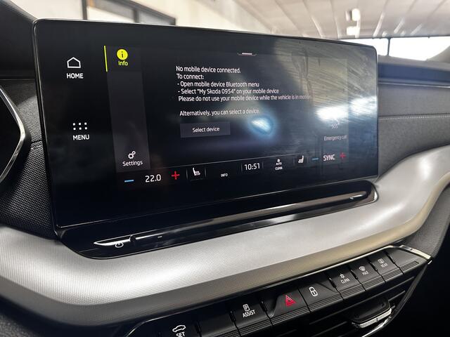 Skoda OCTAVIA Combi 1.5 TSI First Edition/ Virtual Cockpit/ Apple+Android/ DAB+/ 18''LMV/ Keyless/ Clima/ Navi/ Cruise/ Bluetooth/ Multi.LEDER.Stuur/ Elek.pakket/ isofix/ PDC V+A.