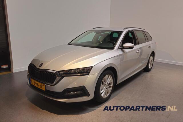 Skoda OCTAVIA Combi 1.0 e-TSI Business Edition - Apple Carplay/Android Auto - Achteruitrijcamera - Navi