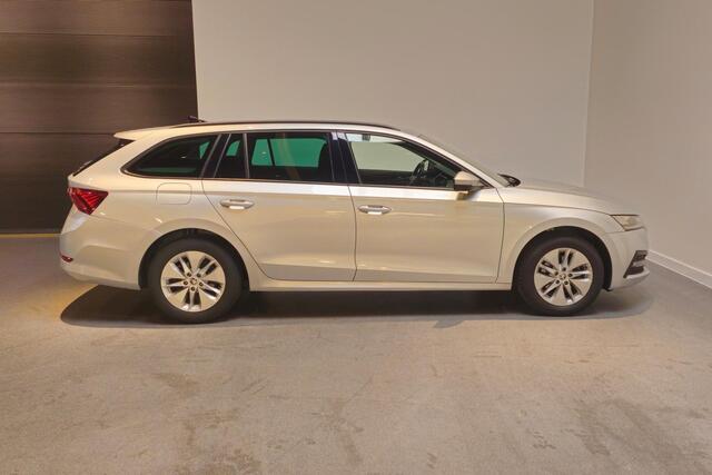 Skoda OCTAVIA Combi 1.0 e-TSI Business Edition - Apple Carplay/Android Auto - Achteruitrijcamera - Navi
