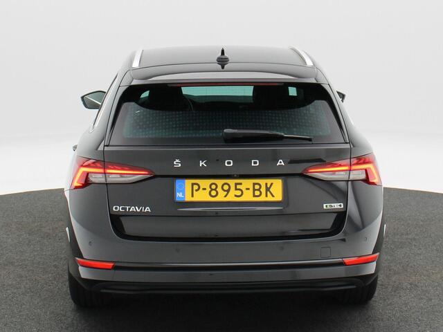 Skoda OCTAVIA Combi 1.5 e-TSi 150 Pk Automaat Business Edition Plus | Camera | Stoelverwarming | Cruise Control | Elektrische Stoelen | CarPlay | Navigatie | 17 Inch | 76.513 Km !!