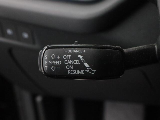 Skoda OCTAVIA Combi 1.5 e-TSi 150 Pk Automaat Business Edition Plus | Camera | Stoelverwarming | Cruise Control | Elektrische Stoelen | CarPlay | Navigatie | 17 Inch | 76.513 Km !!