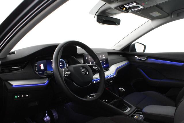 Skoda OCTAVIA Combi 1.0 TSI Ambition > Camera/Trekhaak/Sfeerverlichting/Stoelverwarming..