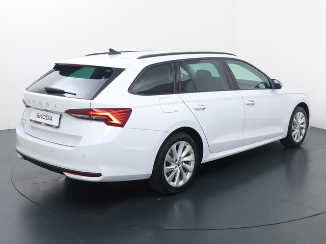 Skoda OCTAVIA Combi 1.5 TSI MHEV First Edition | PK | Automaat | Cruise control | Achteruitrijcamera | Keyless | Climate control |