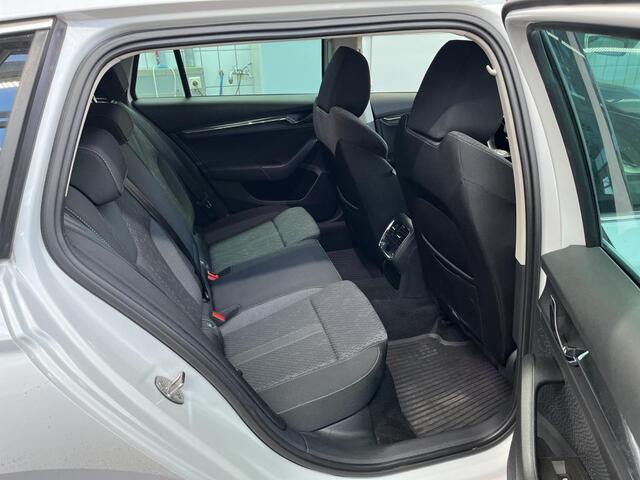 Skoda OCTAVIA Combi 1.4 TSI iV 204pk PHEV Style / Trekhaak / Head Up / Adaptief onderstel / Wordt Verwacht