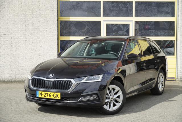Skoda OCTAVIA Combi 1.5 TSI 150PK! First Edition BJ2021 Lmv 17" | Led V+A | Dynamische knipperlichten | Pdc | Trekhaak | App-Connect | Navi | Virtual cockpit | Climate control | Cruise control | Verwarmde voorstoelen | Extra getint glas