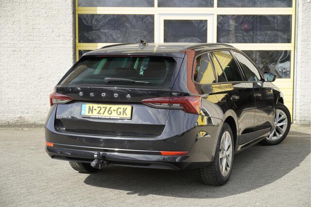 Skoda OCTAVIA Combi 1.5 TSI 150PK! First Edition BJ2021 Lmv 17" | Led V+A | Dynamische knipperlichten | Pdc | Trekhaak | App-Connect | Navi | Virtual cockpit | Climate control | Cruise control | Verwarmde voorstoelen | Extra getint glas