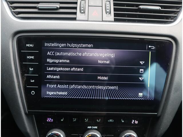 Skoda OCTAVIA Combi 1.6 TDI Greentech Style Business Navi / Climate / Stoelverw / Memory / DAB / Cruise Handgeschakeld