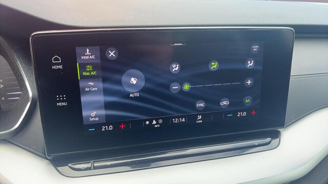 Skoda OCTAVIA Combi 1.0 e-TSI Sport Business AUTOMAAT / SFEER / FULL LED / TREKHAAK / SPORTSTOEL / NAVI / CLIMA / PDC / CARPLAY / NL-AUTO