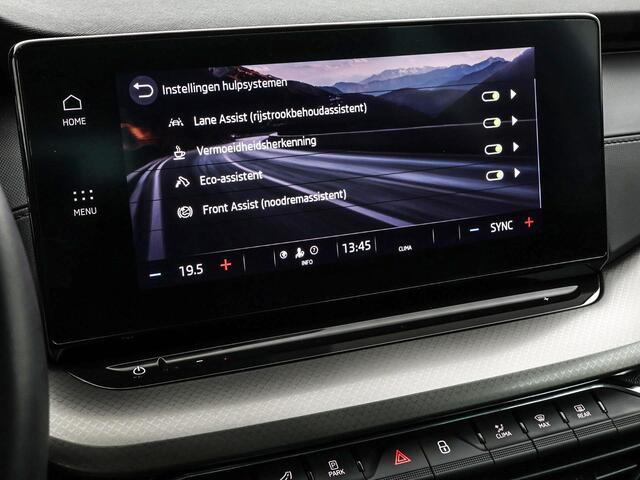 Skoda OCTAVIA Combi 1.0 e-TSI 110pk DSG Business Edition · Apple/Android Car Play · Navigatie · P-Sensoren · Cruise Control · Elek. Achterklep · 16'' Inch · Garantie t/m 01-01-2028 of 100.000km