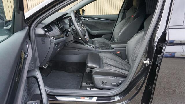 Skoda OCTAVIA Combi 1.4 TSI 245PK RS iV PHEV Business RS-Seats Leder/Alcantara Canton Stuur/stoelverwarming HUD Standkachel Keyless LED 62017km!