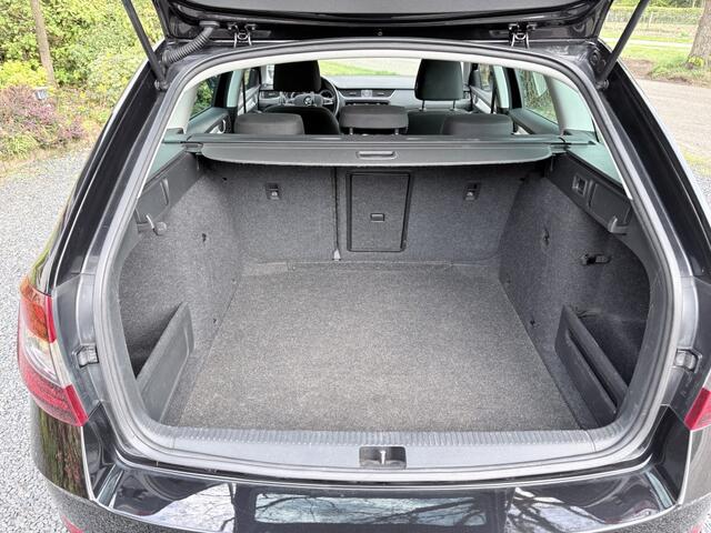 Skoda OCTAVIA Combi 1.5 TSI Grt Style !!! (Export ex BPM) !!! Motor tikt