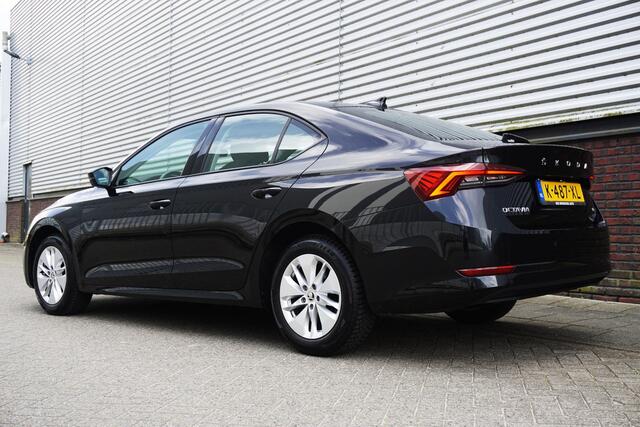 Skoda OCTAVIA 1.0 e-TSI Business Edition/DSG-7/Dealeronderhouden /1e Eigenaar.