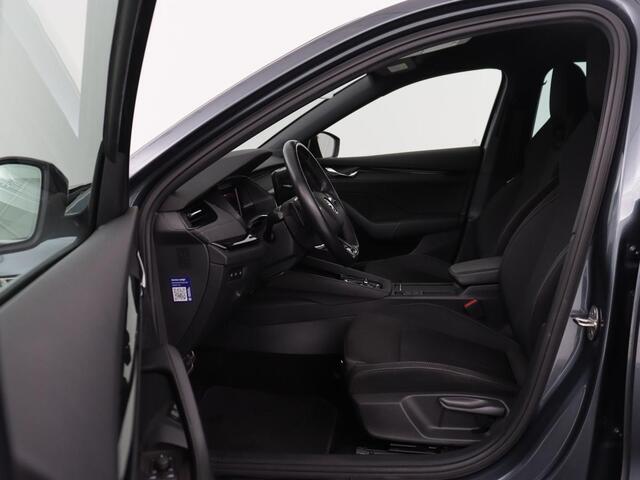 Skoda OCTAVIA Combi 1.4 TSI iV PHEV Sportline Business | SOH 96% | Trekhaak | Stoelverwarming | Camera | Carplay | Navigatie