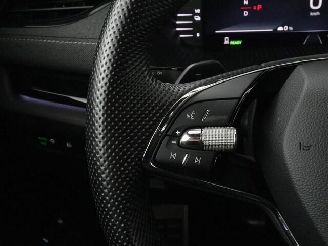 Skoda OCTAVIA Combi 1.4 TSI iV PHEV Sportline Business | SOH 96% | Trekhaak | Stoelverwarming | Camera | Carplay | Navigatie