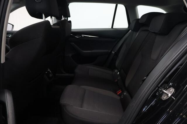 Skoda OCTAVIA Combi 1.4 TSI iV PHEV Business | Trekhaak | Carplay | Keyless