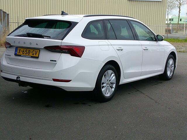 Skoda OCTAVIA Combi 1.0 e-TSI Business Edition Automaat Staat in Hoogeveen