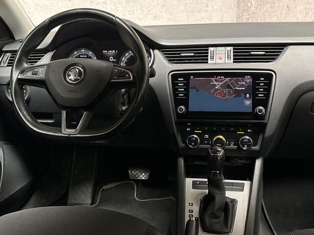 Skoda OCTAVIA Combi 1.5 TSI Greentech Sport 150Pk Automaat (APPLE CARPLAY, GROOT NAVI, CLIMATE, STOELVERWARMING, SPORTSTOELEN, CRUISE, PARKEERSENSOREN, NIEUWE APK, NIEUWSTAAT)