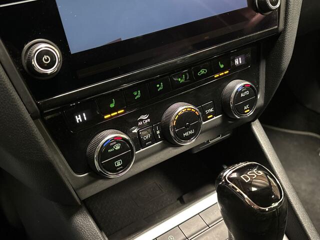 Skoda OCTAVIA Combi 1.5 TSI Greentech Sport 150Pk Automaat (APPLE CARPLAY, GROOT NAVI, CLIMATE, STOELVERWARMING, SPORTSTOELEN, CRUISE, PARKEERSENSOREN, NIEUWE APK, NIEUWSTAAT)