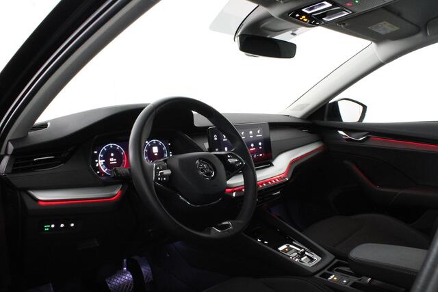 Skoda OCTAVIA Combi 1.0 e-TSI Business > Trekhaak (zwenkbaar)/Camera/Stoelverwarming...