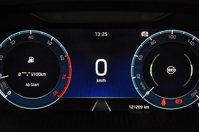 Skoda OCTAVIA Combi 1.0 e-TSI Ambition Automaat *1ste Eigenaar*Navigatie*Trekhaak*