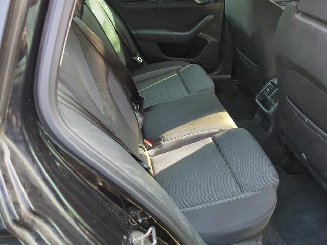 Skoda OCTAVIA Combi 1.0 TSI Business Edition / Navigatie / App connect / Elektrische achterklep / Parkeersensoren V+A /