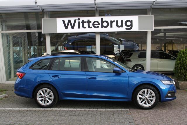 Skoda OCTAVIA Combi 1.0 e-TSI 110pk Business Edition / Elec. Haak / Keyles Entry / App Connect / Parkeersensoren V+A / LM 17 inch P4