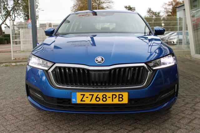 Skoda OCTAVIA Combi 1.0 e-TSI 110pk Business Edition / Elec. Haak / Keyles Entry / App Connect / Parkeersensoren V+A / LM 17 inch P4