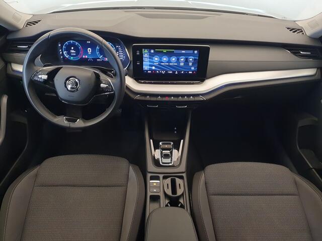 Skoda OCTAVIA Combi 1.5 e-TSI 150pk DSG/AUT Business Edition Wegklapbare trekhaak, Camera, Winterpakket