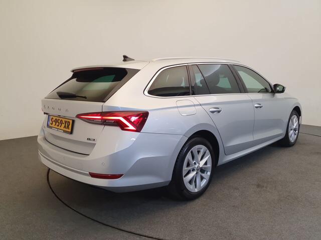 Skoda OCTAVIA Combi 1.5 e-TSI 150pk DSG/AUT Business Edition Wegklapbare trekhaak, Camera, Winterpakket