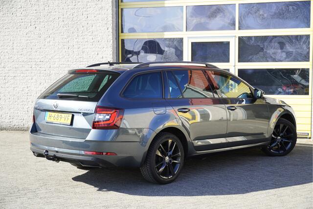 Skoda OCTAVIA Combi 1.0 TSI Sport Plus Business BJ2020 Lmv 17" | Led V+A | Pdc | Trekhaak | App-Connect | Navi | Climate control | Cruise control | Sportstoelen | Sportstuur | Zwarte hemel | Extra getint glas