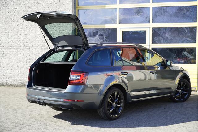 Skoda OCTAVIA Combi 1.0 TSI Sport Plus Business BJ2020 Lmv 17" | Led V+A | Pdc | Trekhaak | App-Connect | Navi | Climate control | Cruise control | Sportstoelen | Sportstuur | Zwarte hemel | Extra getint glas