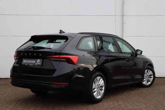 Skoda OCTAVIA Combi 1.0 TSI | Ambition | 110pk | Adaptive | Carplay | Sensoren Achter