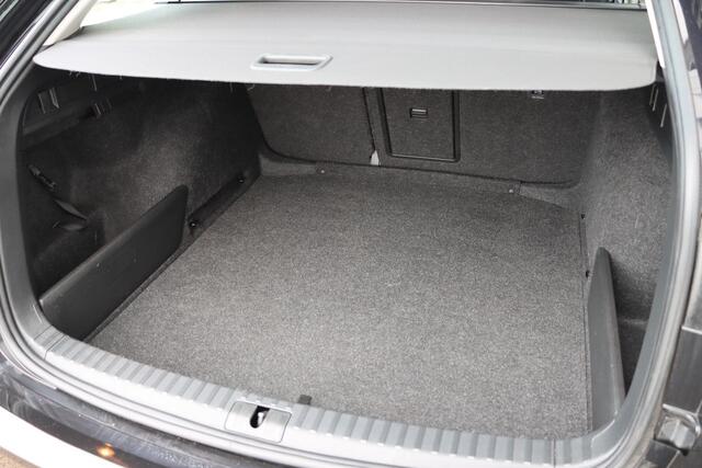 Skoda OCTAVIA Combi 1.0 TSI | Ambition | 110pk | Adaptive | Carplay | Sensoren Achter