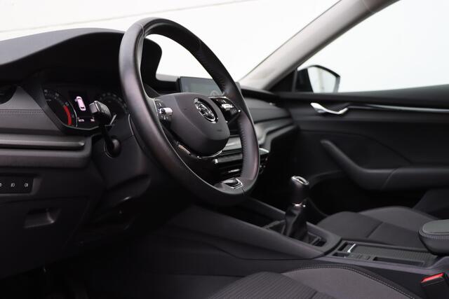 Skoda OCTAVIA Combi 1.0 TSI | Ambition | 110pk | Adaptive | Carplay | Sensoren Achter