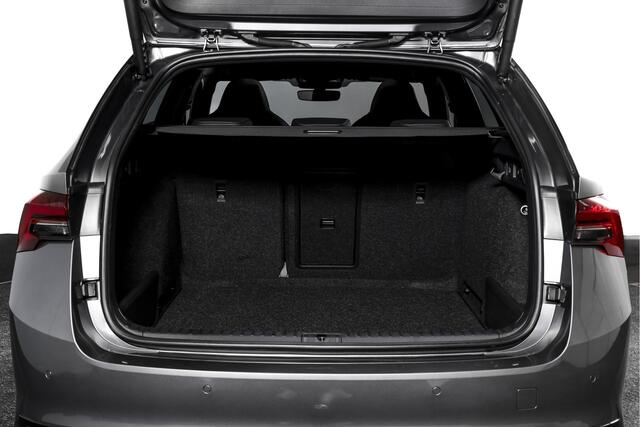 Skoda OCTAVIA Combi 1.5 TSI MHEV 150 PK Sportline Tour | S/K-Panodak | Elek. Trekhaak | Matrix Led | Adapt. Cruise | Winterpakket | 13 inch Navi | Camera | NAV + App. Connect | ECC | Elek. Klep | LM 18" | 3196