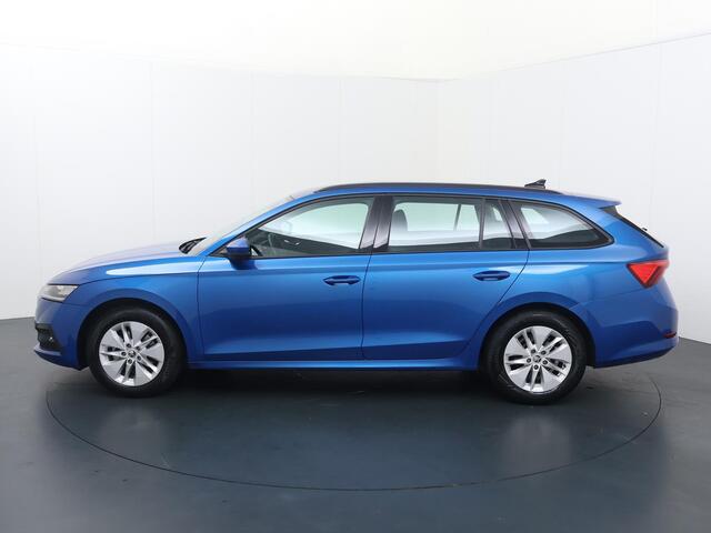 Skoda OCTAVIA Combi 1.0 TSI Ambition | 110 PK | Trekhaak wegklapbaar | LED verlichting | Navigatiesysteem |