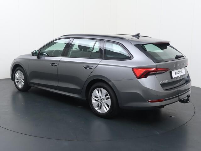 Skoda OCTAVIA Combi 1.0 e-TSI Ambition | 110 PK | Automaat | Trekhaak wegklapbaar | Navigatiesysteem |