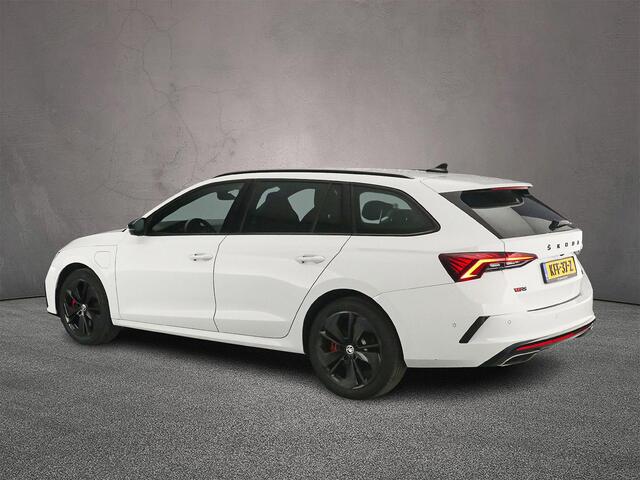 Skoda OCTAVIA Combi RS iV Business 1.4 TSI PHEV 245pk DSG Automaat Adaptive cruise control, CANTON audio, Achteruitrijcamera, Elektrische achterklep, Navigatie