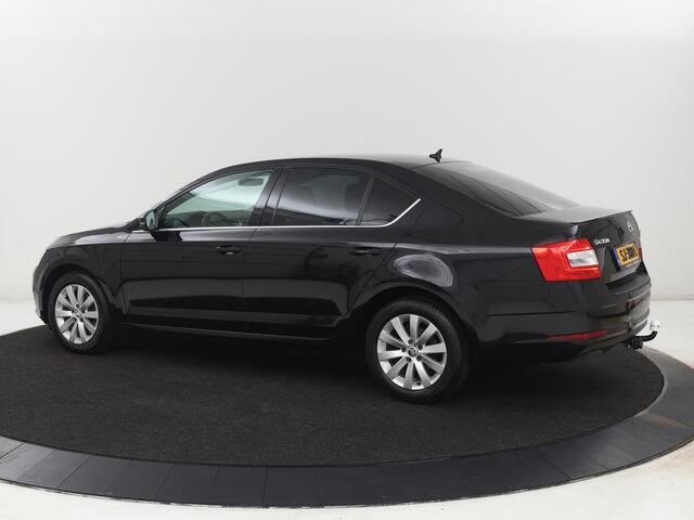 Skoda OCTAVIA 1.5 TSI Ambition Business | Automaat | Trekhaak | Carplay | Navigatie | Parkeerhulp | Climate control | Bluetooth | Cruise control