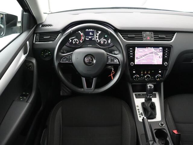 Skoda OCTAVIA 1.5 TSI Ambition Business | Automaat | Trekhaak | Carplay | Navigatie | Parkeerhulp | Climate control | Bluetooth | Cruise control