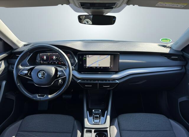 Skoda OCTAVIA Combi TSI iV 204PK PHEV BUSINESS EDITION TREKHAAK/NAVI/CARPLAY