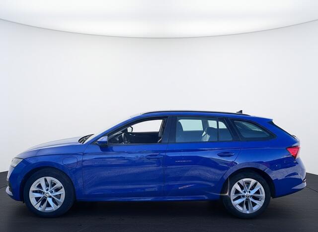 Skoda OCTAVIA Combi TSI iV 204PK PHEV BUSINESS EDITION TREKHAAK/NAVI/CARPLAY