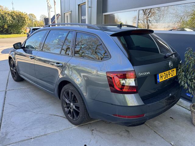 Skoda OCTAVIA Combi 1.5 TSI 150pk DSG Sport Business Navigatie Climate Control Sportstoelen Trekhaak