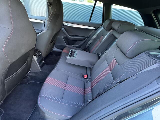 Skoda OCTAVIA Combi 1.5 TSI 150pk DSG Sport Business Navigatie Climate Control Sportstoelen Trekhaak