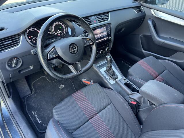 Skoda OCTAVIA Combi 1.5 TSI 150pk DSG Sport Business Navigatie Climate Control Sportstoelen Trekhaak