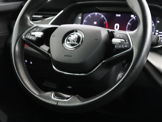 Skoda OCTAVIA 1.5 e-TSI Business Edition | Stoelverwarming | Trekhaak | Camera | Carplay | Sfeerverlichting | Memory | Navigatie | Full LED | Digital Cockpit | Side Assist | Climate control | Cruise control