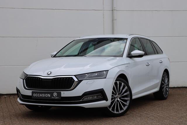 Skoda OCTAVIA Combi 1.4 eHybrid Style 204pk DSG6 | SOH 94% | Elektrische stoelen | Leder/Alcantara | HUD